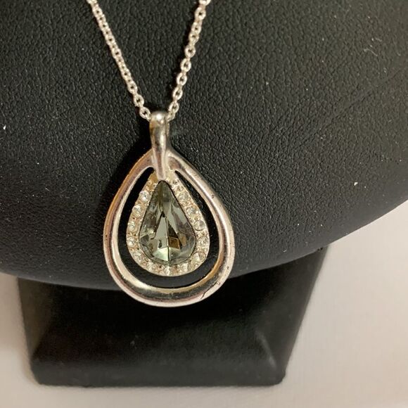 Avon silvertone teardrop necklace with rhinestones & gray topaz - Picture 2 of 6